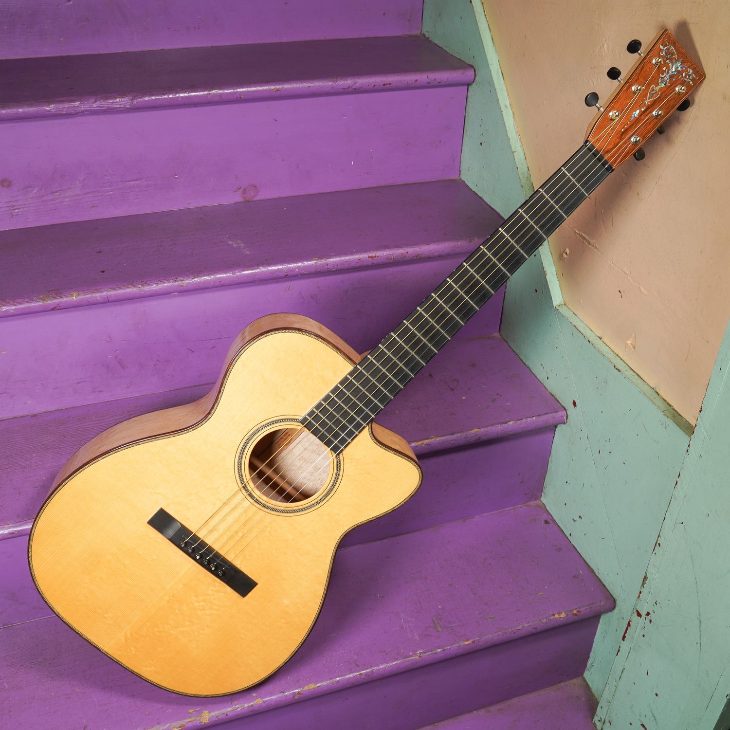 2014 Martin Custom Shop 00-18V Cutaway Birdseye Maple Guitar 2014 Martin Custom Shop 00-18V Cutaway Birdseye Maple Guitar