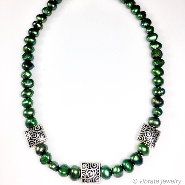 NYMP Forest Green Cultured Freshwater Pearl and Antique Silver Plated Necklace