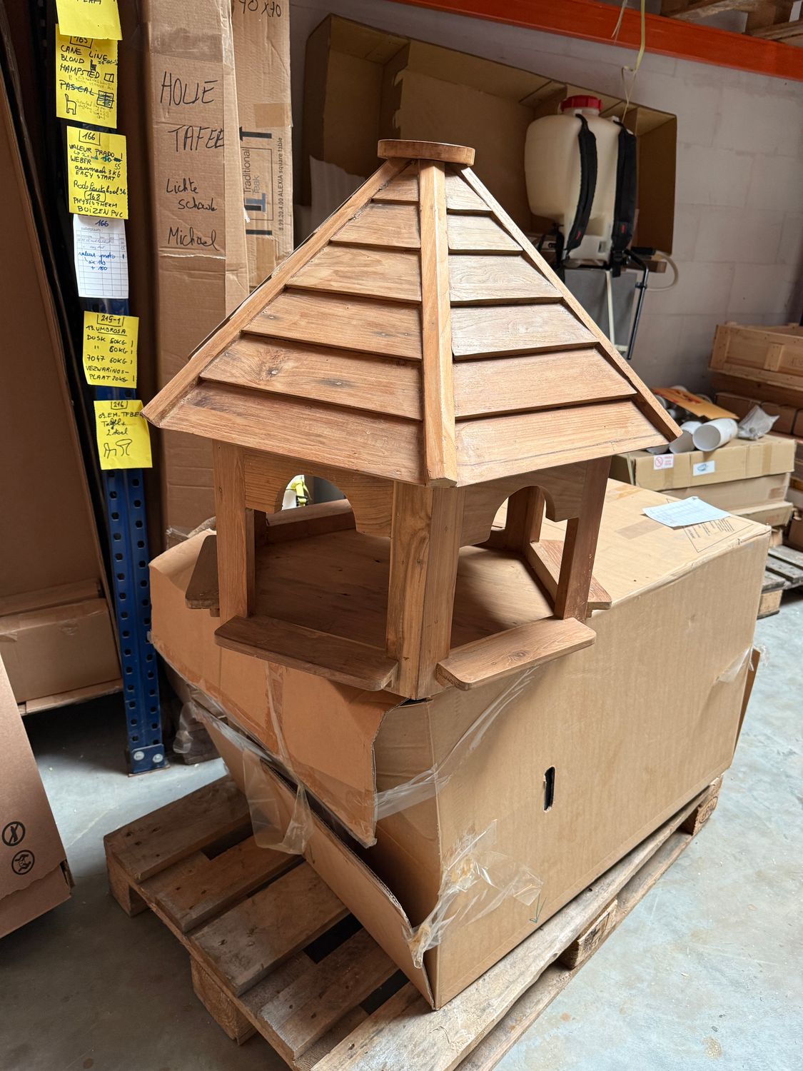 Vogelhuisje in teak