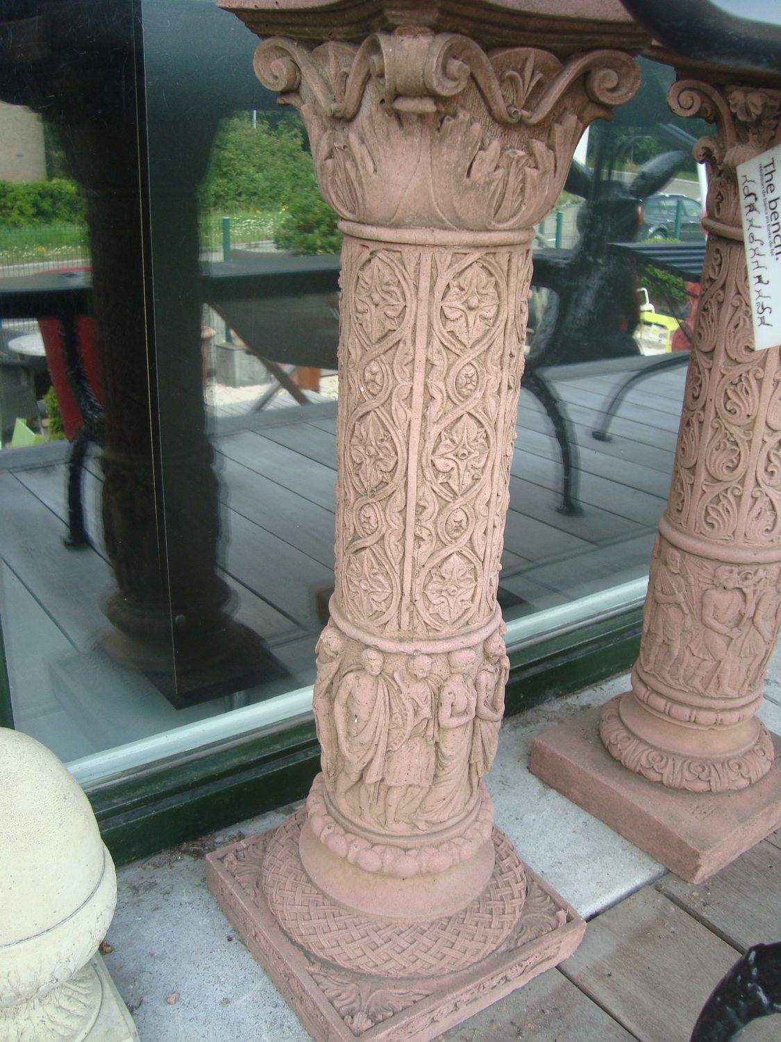 Rode kolomen als decoratie