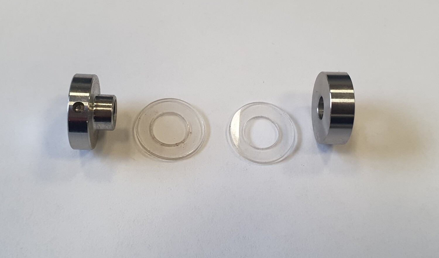 Punkta stiprinājums D16 bez skrūves Stikla stiprinājums bez skrūves, diametrs D16 mm, papildus pieejamas koka vai abpusējās skrūves