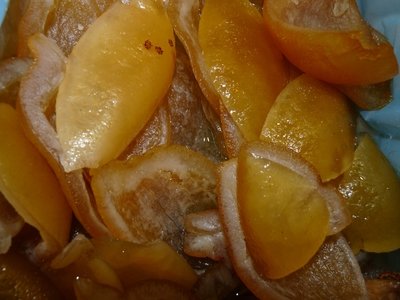 écorces de citron confites