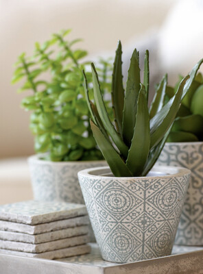 PLANTAS ARTIFICIAIS E VASOS