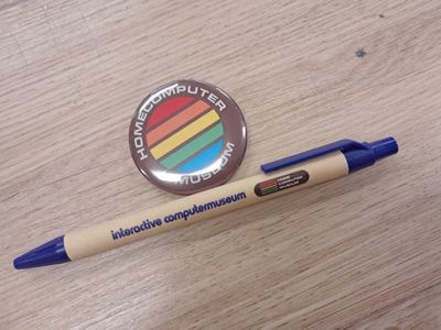 HCM Pen + Handgemaakte Button Combodeal