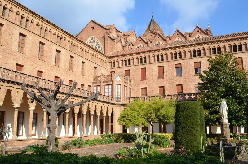 L'Avinguda Tibidabo i  visita al monestir de Valldonzella