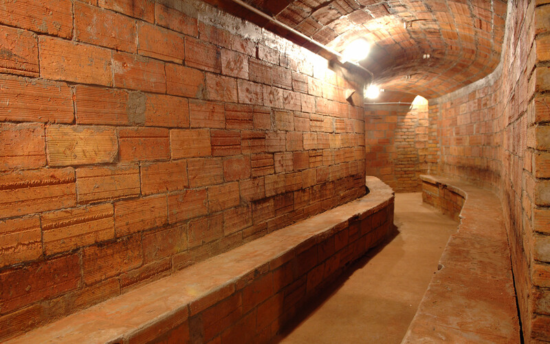 La Vila de Gràcia (amb visita al refugi de la Plaça del Diamant)