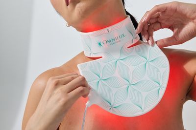 Omnilux Contour Neck & Décolleté Omnilux Contour Neck & Décolleté