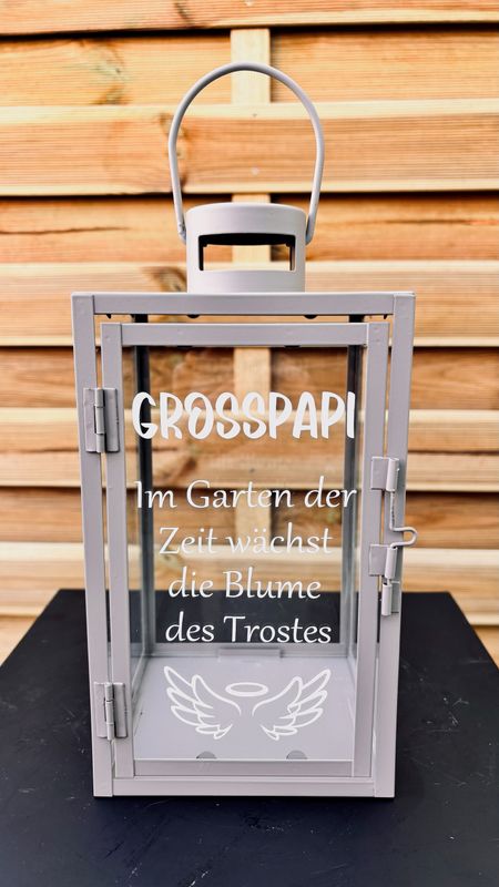 Im Garten der Zeit wächst die Blume des Trostes