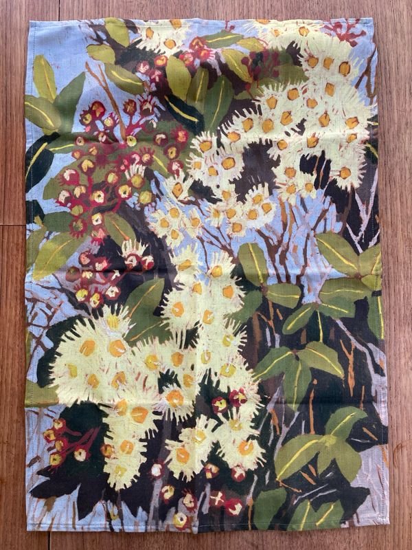 ART TEA TOWEL APPLE GUM