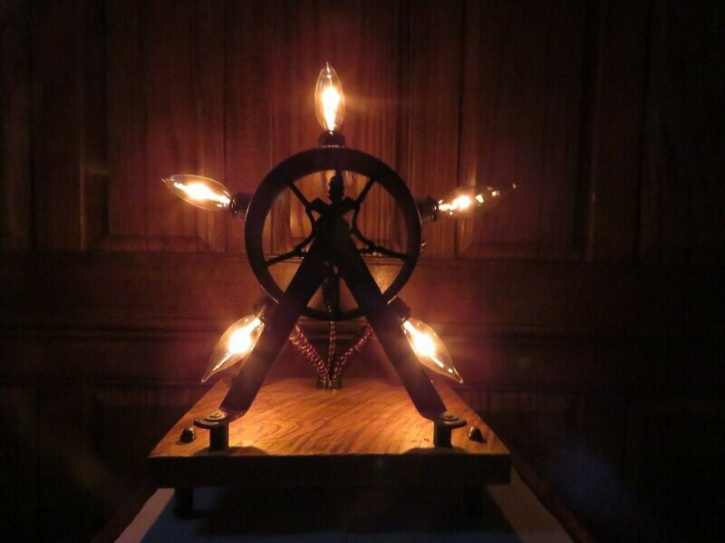 Antique Cast Iron Pulley Table Lamp.