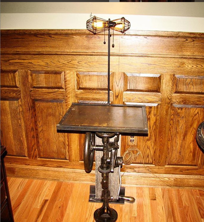 End Table with Adjustable Height Lamp