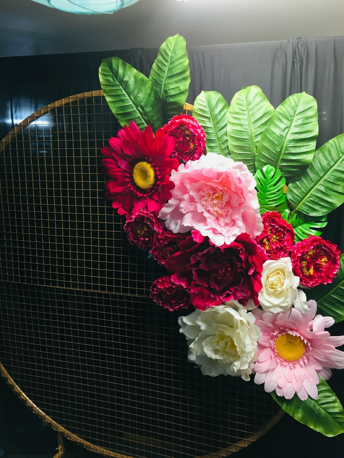 Gold Grid Backdrop with Flowers (colours can be changed) Gold Grid Backdrop with Flowers (colours can be changed)