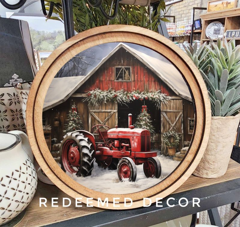 8&quot; Round Christmas Tractor Art