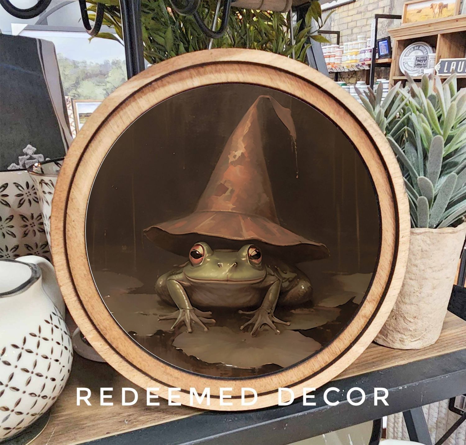 8&quot; Round Halloween Frog Art