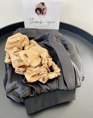 Bonnet en satin