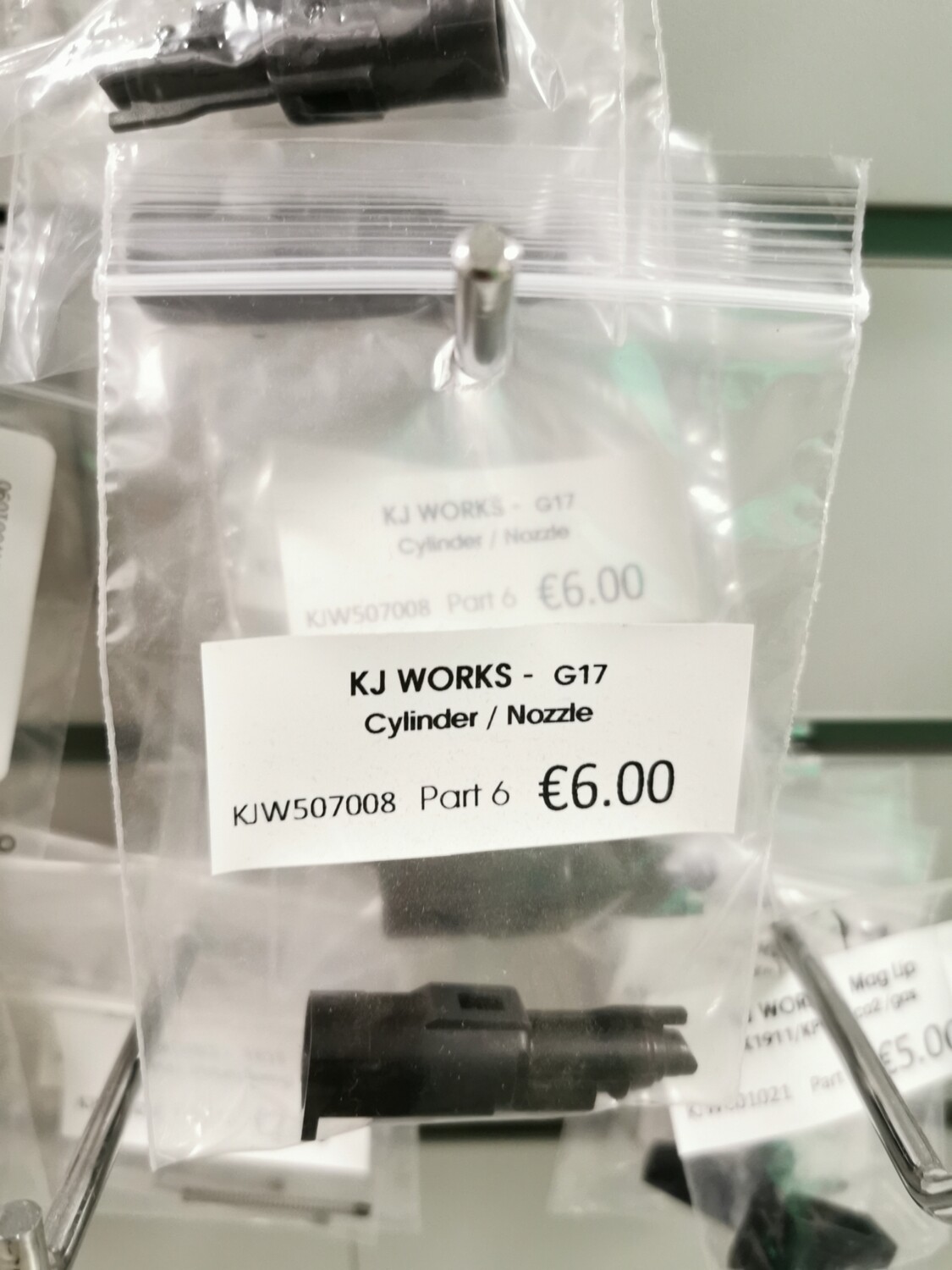 KJW G17  Cylinder / Nozzle