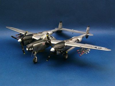 Lockheed P-38 L-5-LO Lightning 1:32
