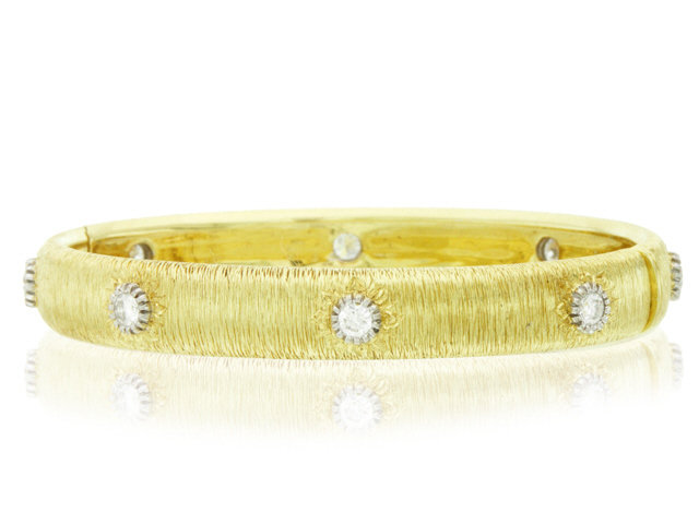 18K Y/G HINGED DIAMOND BANGLE W/ FLORENTINE FINISH
