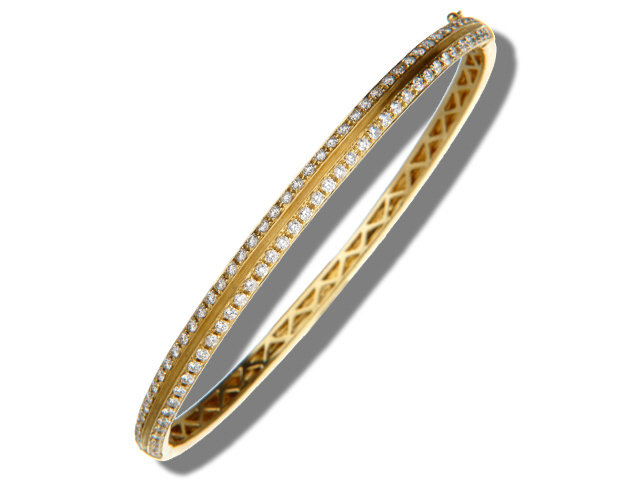 18K Yellow Gold Diamond Bangle