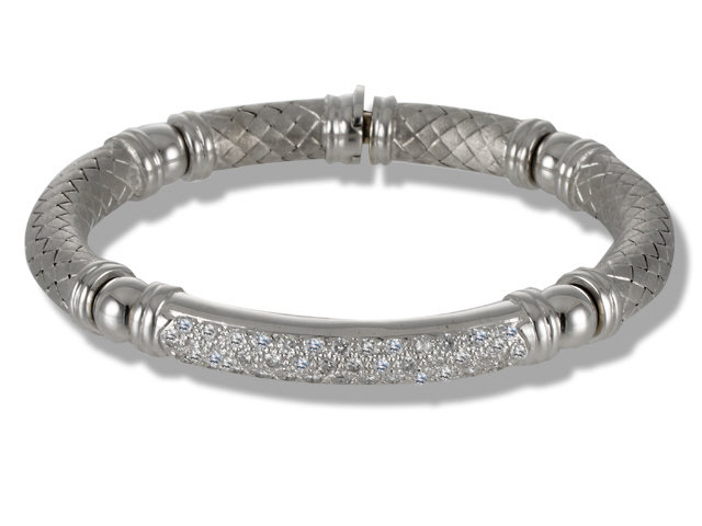 18K White Gold Diamond Bangle Bracelet