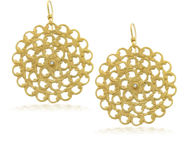 14k y/g Diamond earring