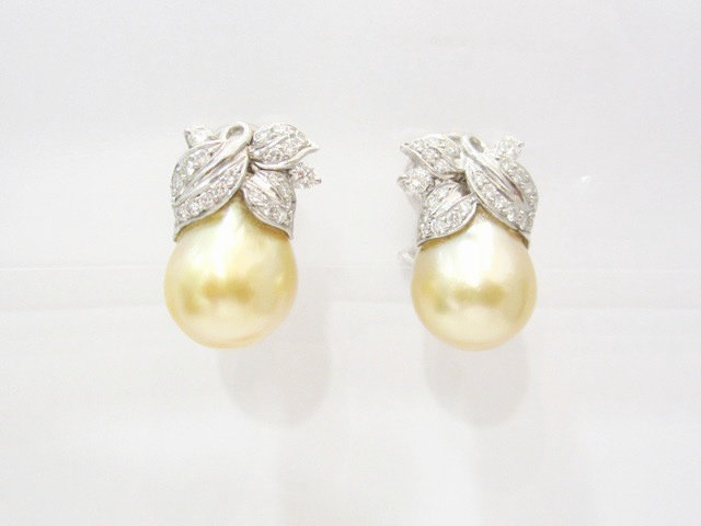 18K White Gold South Sea Pearl Earrings