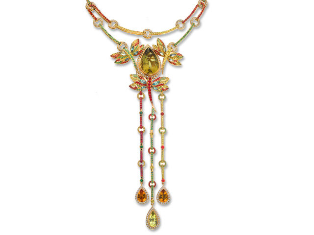 18K Y/G DIAMOND COLOR STONE LARGE BUTTERFLY NECKLACE