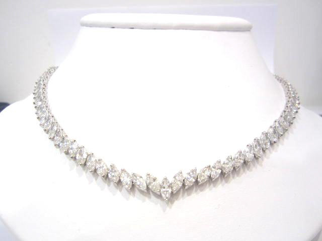 18K White Gold Diamond Necklace with 31.90cts Diamonds