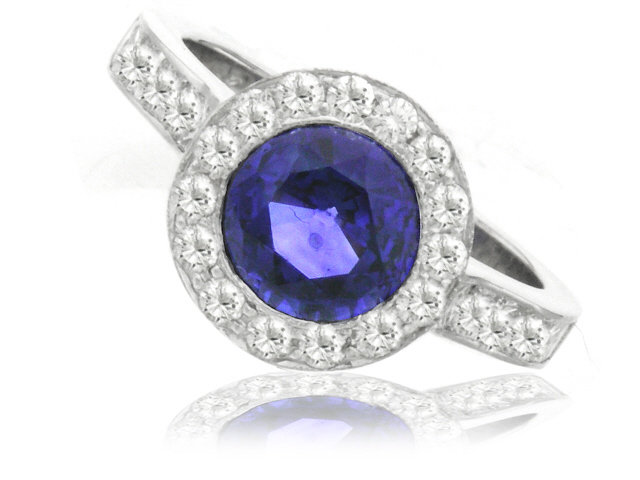 18k w/g Blue sapphire and diamond ring