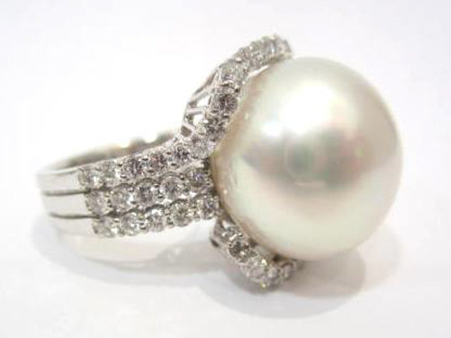South Sea Pearl Diamond in 18K White Gold Ring