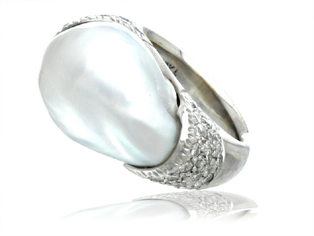 18K White Gold South Sea Pearl and Diamond Ring