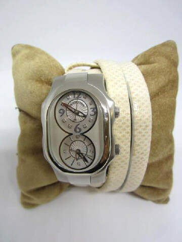 Signature Small Collection Nouveau Diamond with interchangeable strap