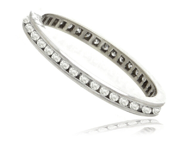 18K White Gold Diamond Eternity Band Ring
