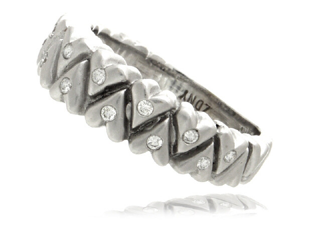 18KW DIA..14CT ARROW MOTIF BAND RING