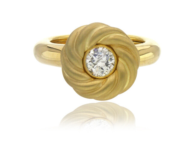 18K Y GOLD DIAMOND RING