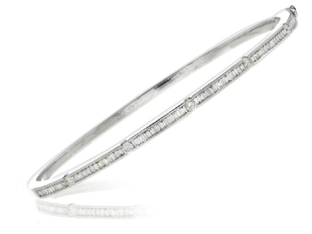 18KW DIAMOND BAGUETTE BANGLE BRACELET