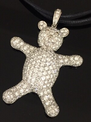 18K White Gold Diamond Teddy Bear Pendant