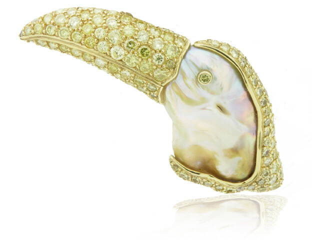 18K Yellow Gold Pearl Toucan Bird Brooch