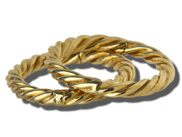 18K Yellow Gold Pair of Spiral Bangles, 33.6dwts