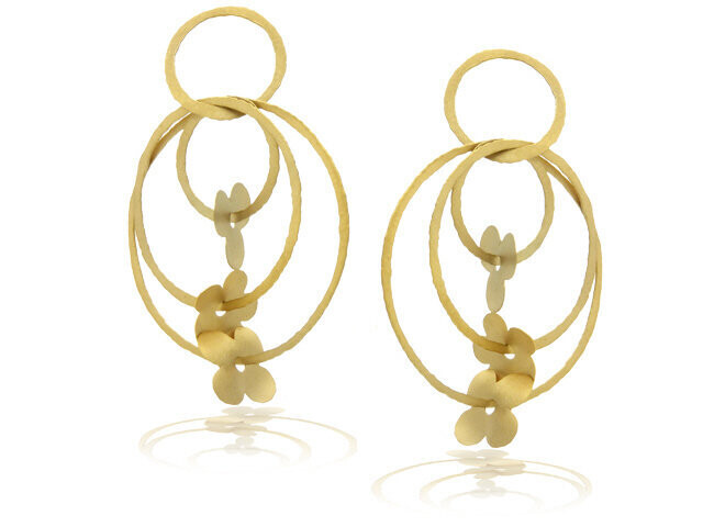 14K YELLOW GOLD TRIO FLOWER MOTIF HOOP EARRINGS