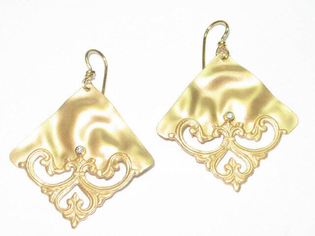 14K YELLOW GOLD SQUARE DIAMOND FLEUR DE LYS EARRINGS