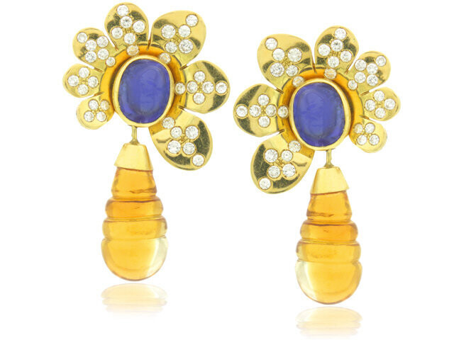 18k yellow gold cabochan saph. & Dia. Earr.