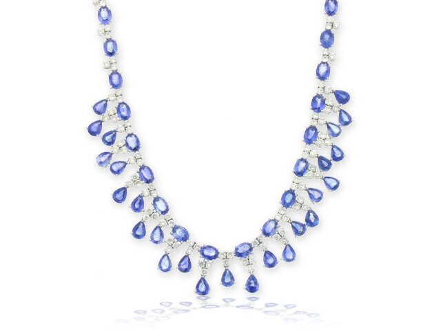 18k white gold saphire and Diamond necklace