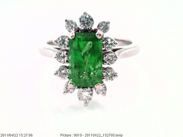 14K W/G EMERALD + DIAMOND RING W/ 0.60CTS DIA