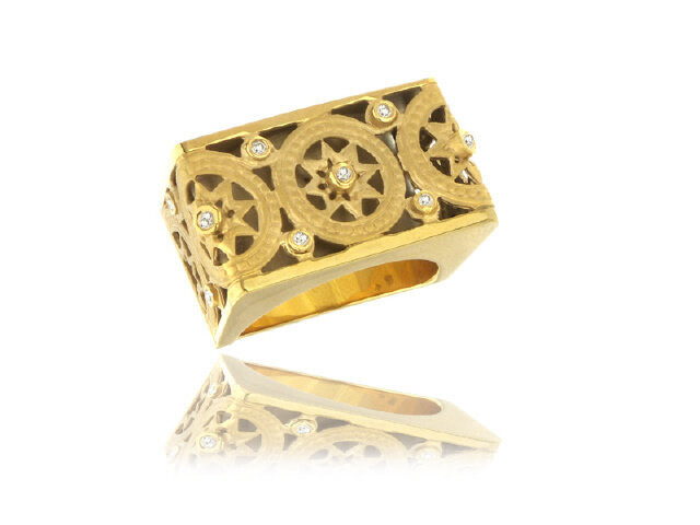 14K YELLOW GOLD RECTANGULAR TOP CIRCULAR STAR DIAMOND RING