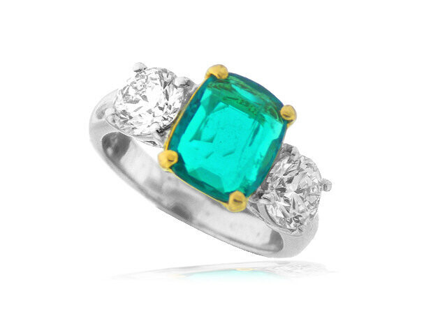 18K WHITE GOLD EMERALD & DIA RING