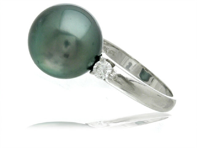 18KW DIAMOND BLACK PEARL RING