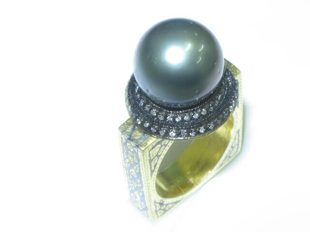 24K YELLOW GOLD & SILVER SOUTH SEA BLACK PEARL RING
