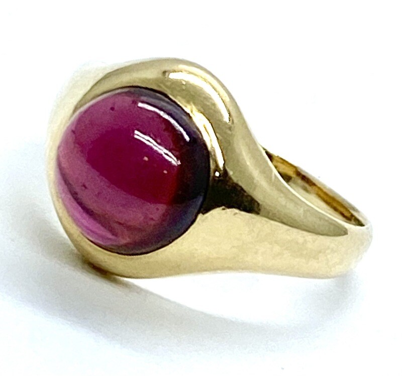 Pinky Cabochon Garnet Ring