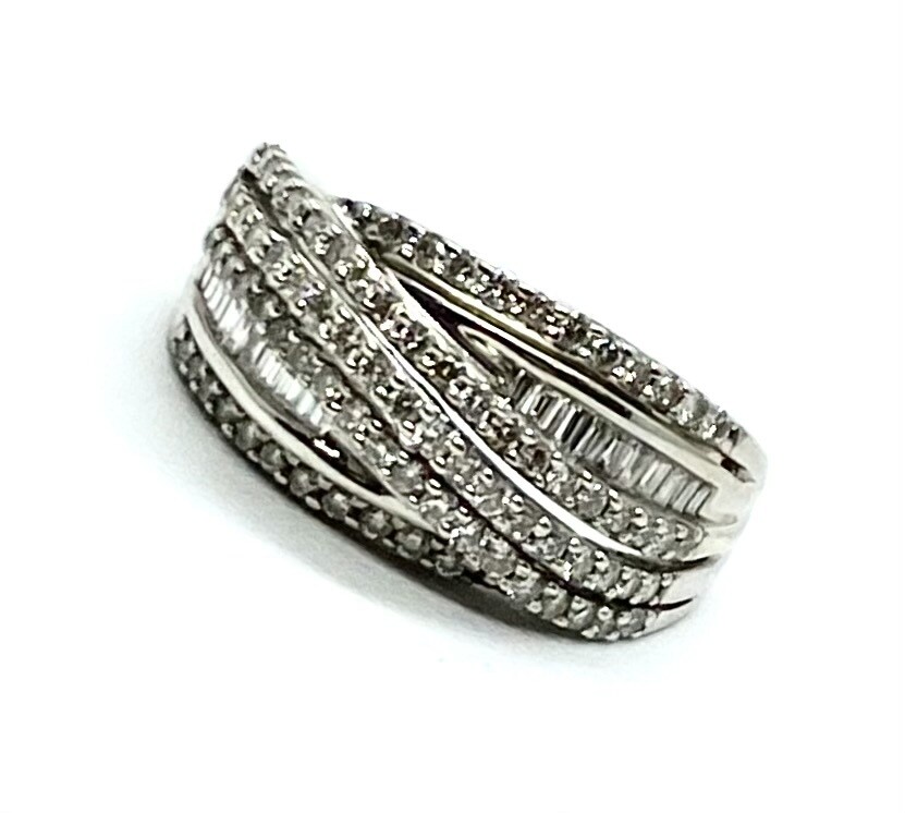 Baguette and Round Diamond Ring